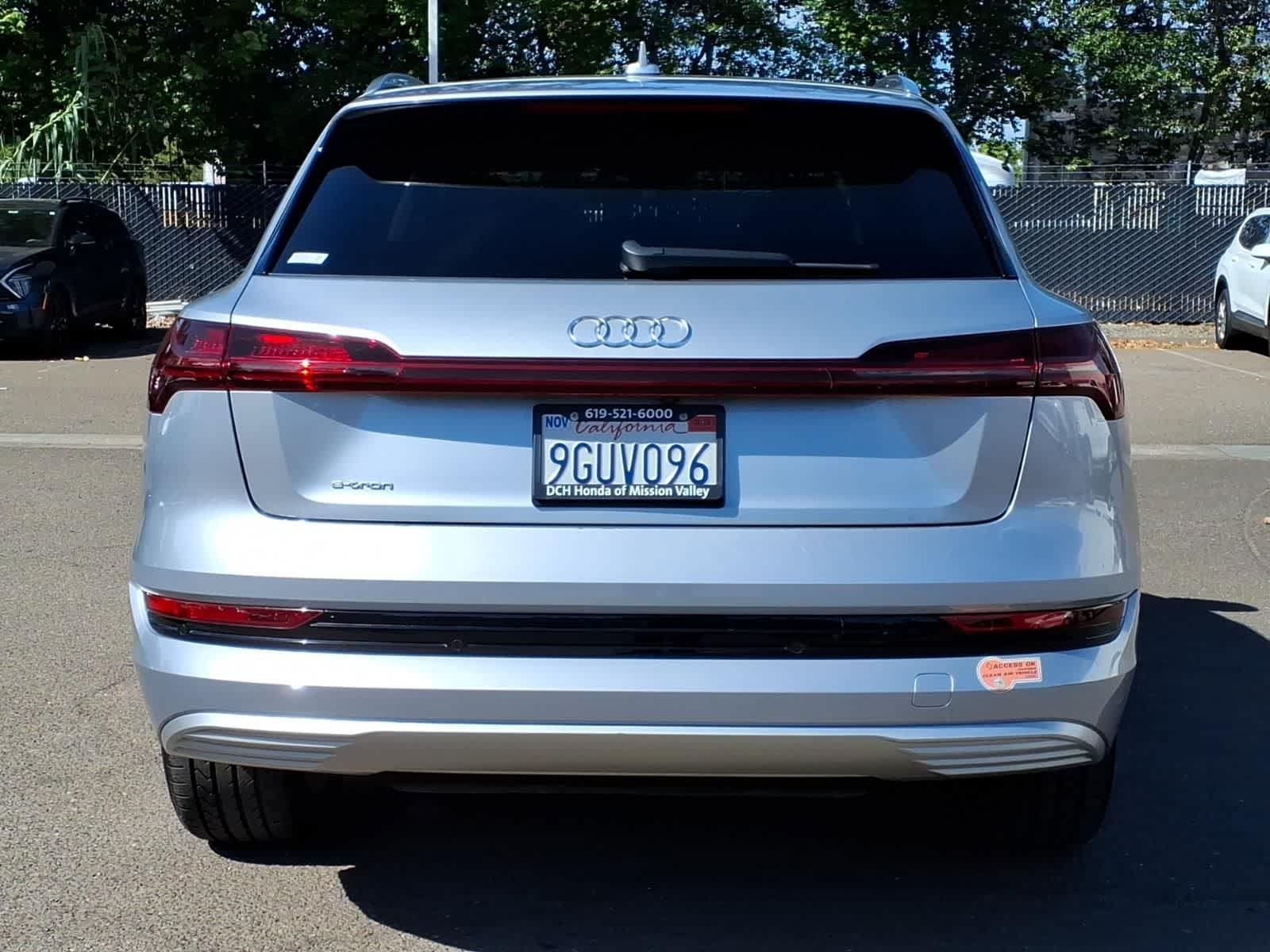 Used 2019 Audi e-tron Prestige w/ Prestige Package AWD/4WD image 5