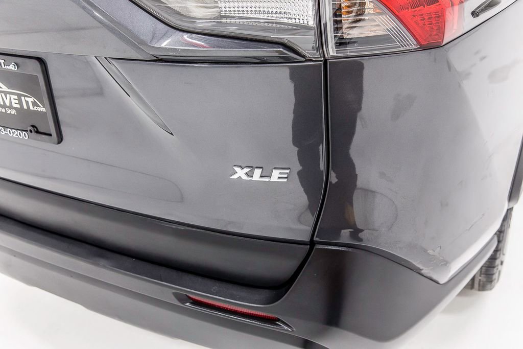 Used 2020 Toyota RAV4 XLE Premium FWD image 7