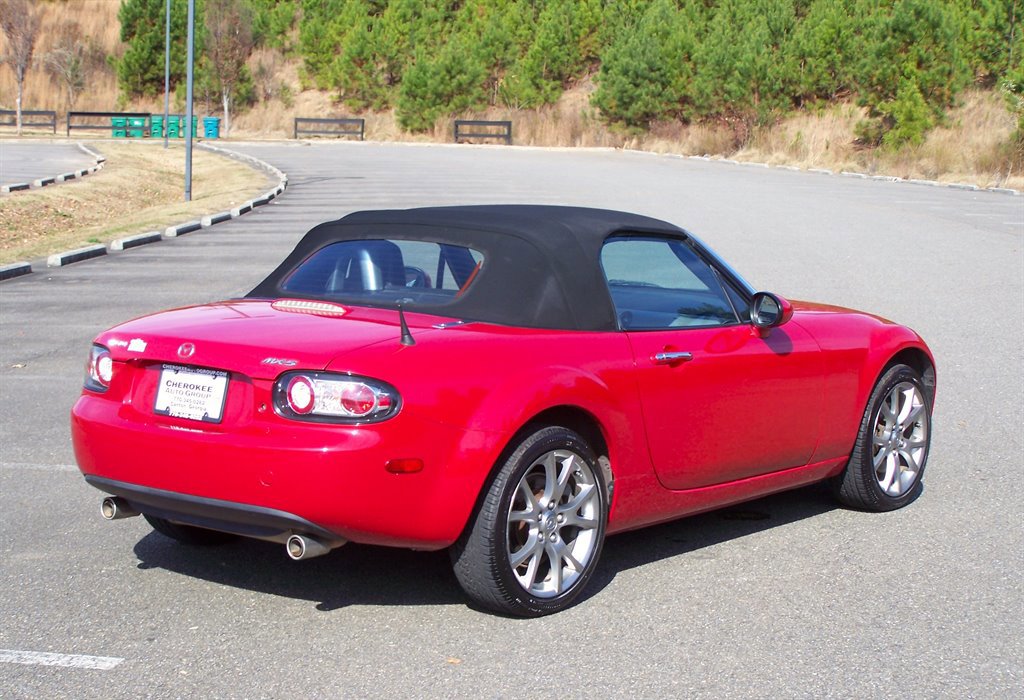 Used 2006 MAZDA MX-5 Miata 3rd Generation Limited image 4