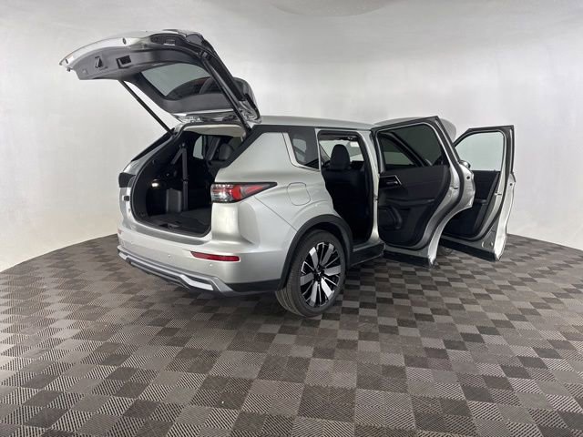Used 2025 Mitsubishi Outlander SE AWD/4WD image 17