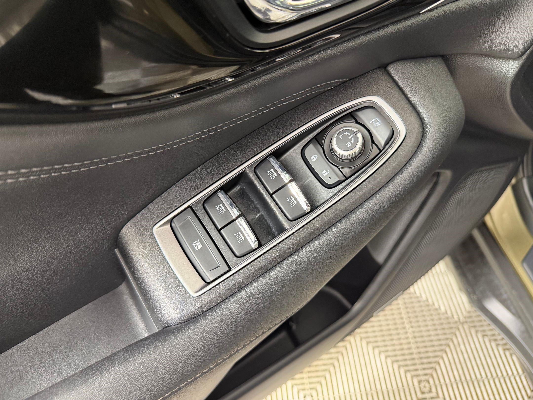 Used 2025 Subaru Outback Touring XT AWD/4WD image 14