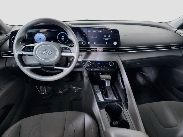 Used 2021 Hyundai Elantra SEL w/ Convenience Package FWD image 16