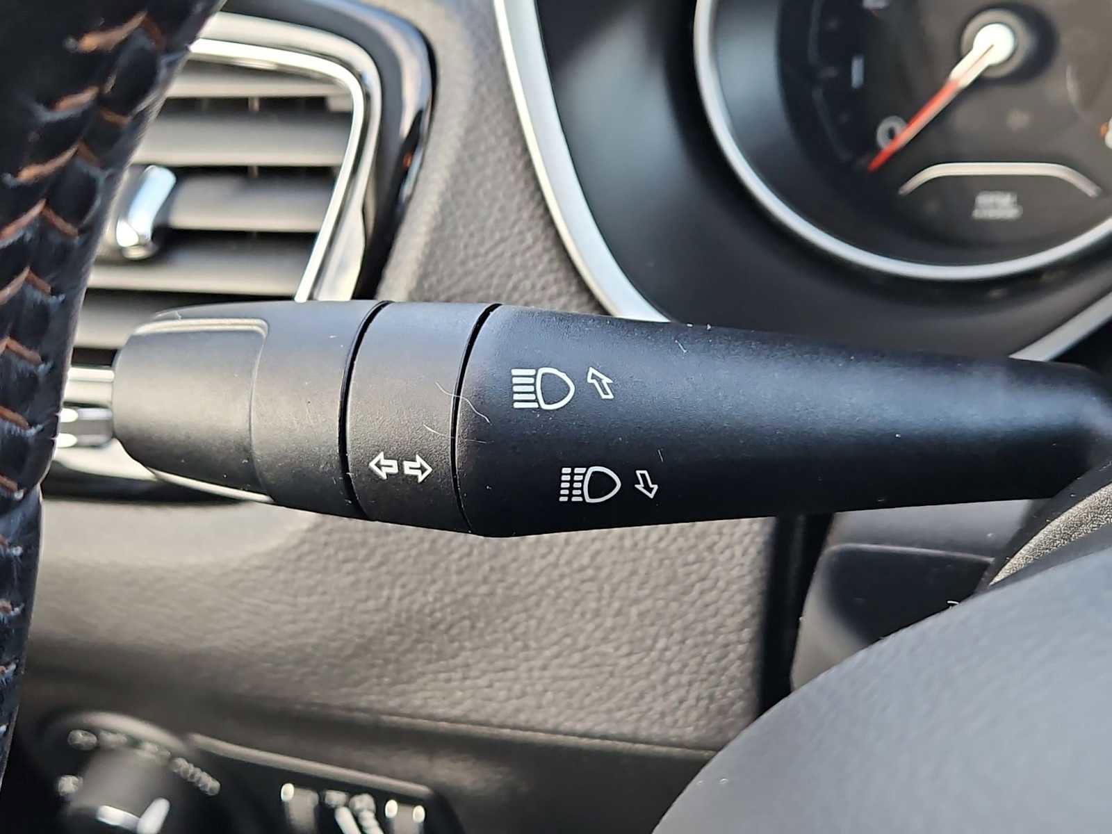 Used 2020 Jeep Compass Limited image 28