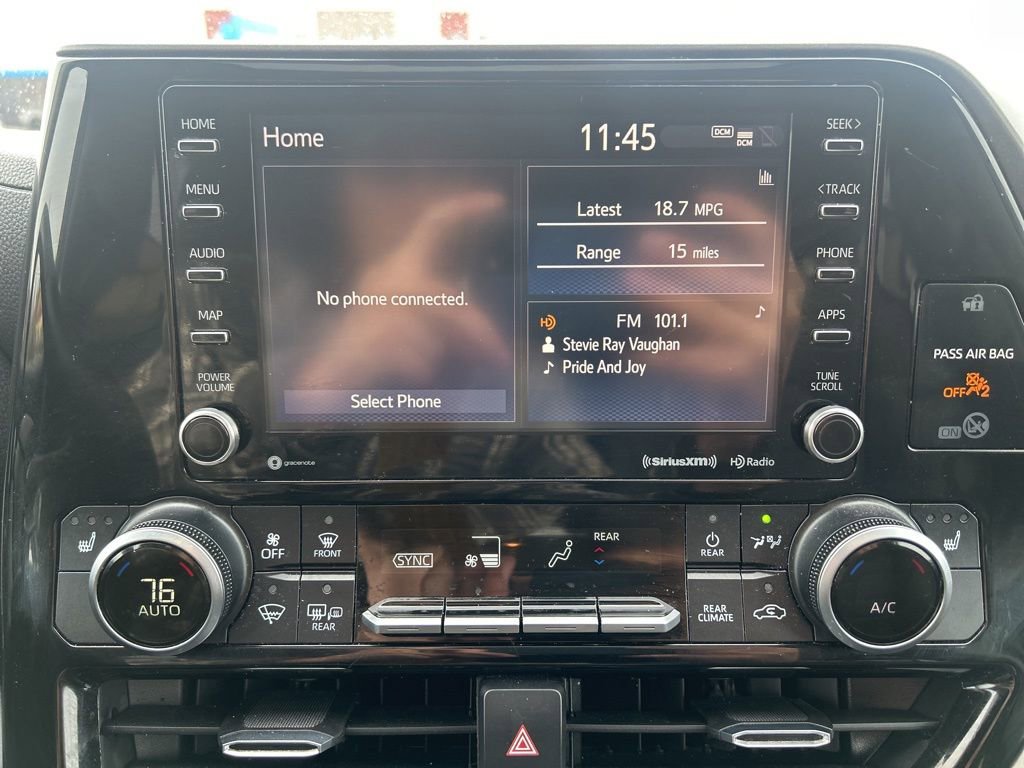 Used 2020 Toyota Highlander XLE image 26