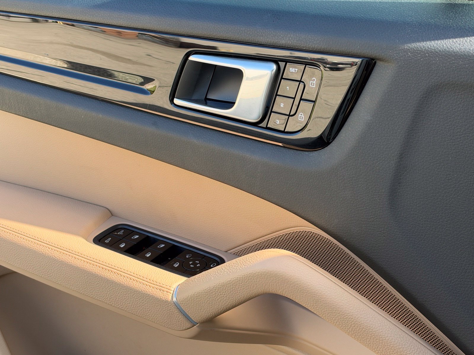 Certified 2021 Porsche Cayenne S AWD/4WD image 36