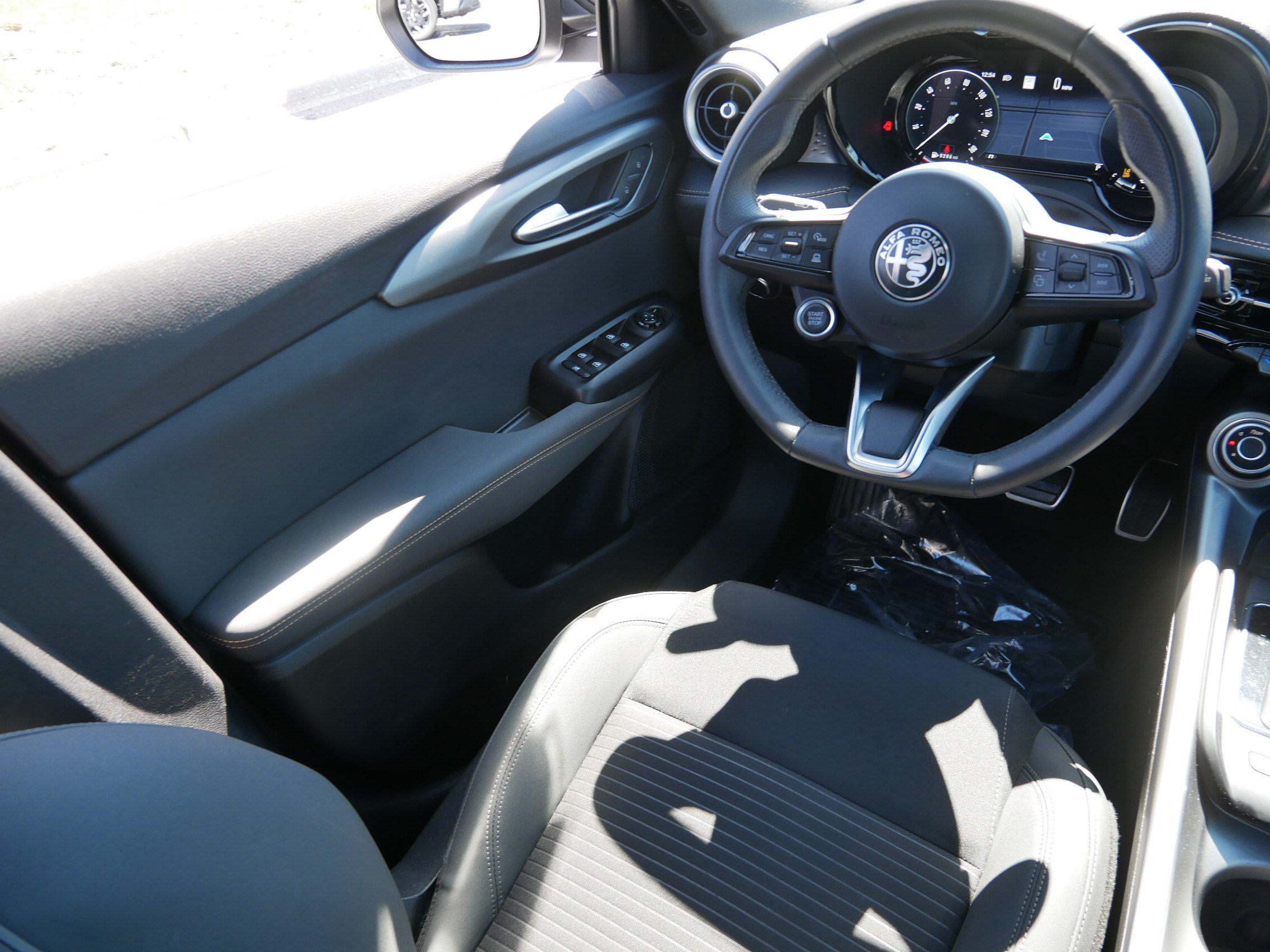 Used 2025 Alfa Romeo Tonale AWD/4WD image 9