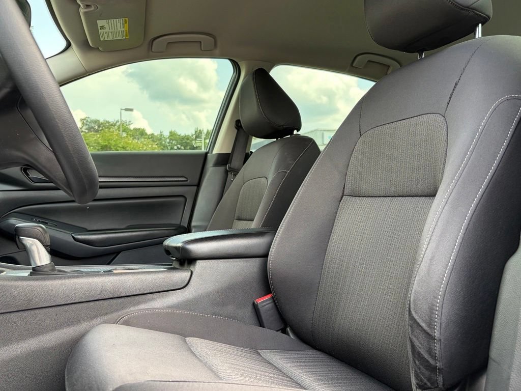 Used 2025 Nissan Altima 2.5 S FWD image 4