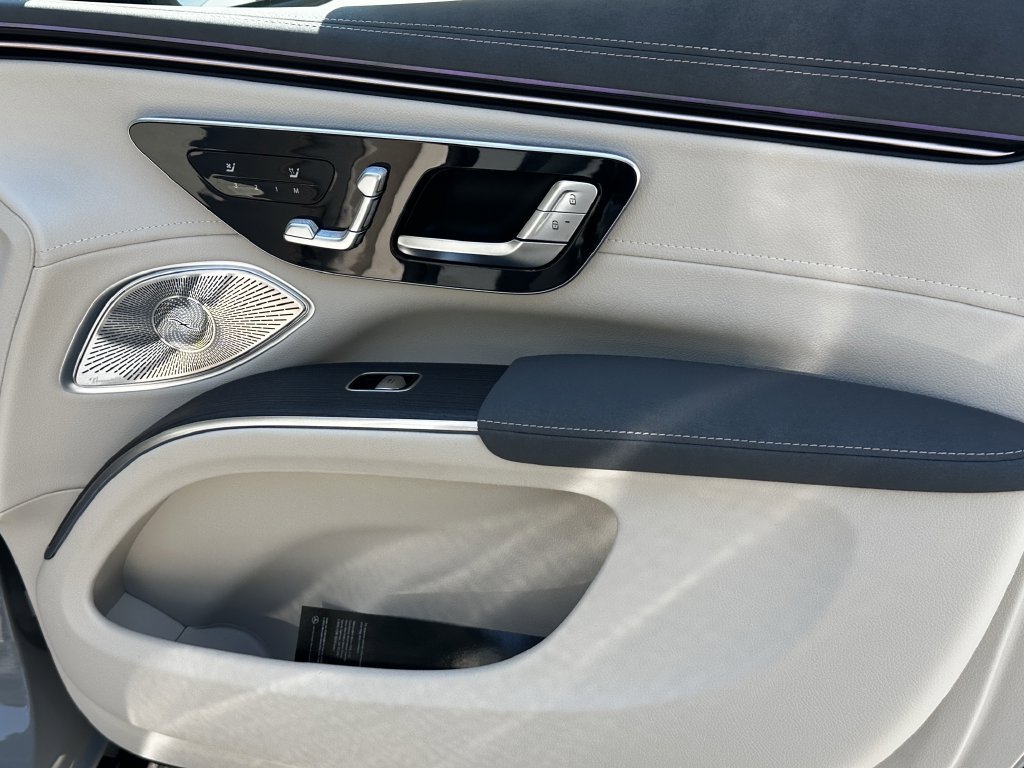New 2026 Mercedes-Benz EQS 400 4MATIC SUV image 16
