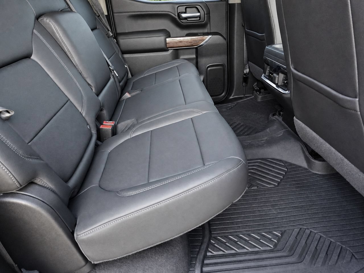 Used 2022 Chevrolet Silverado 1500 LTZ w/ LTZ Premium Package AWD/4WD image 43