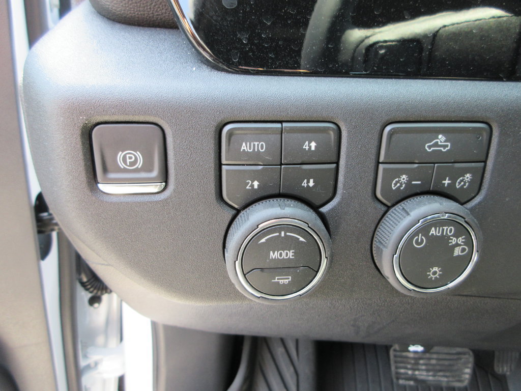 New 2026 Chevrolet Silverado 1500 LT w/ Z71 Off-Road Package AWD/4WD image 24