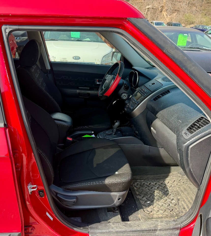 Used 2012 Kia Soul + w/ Audio Pkg image 14