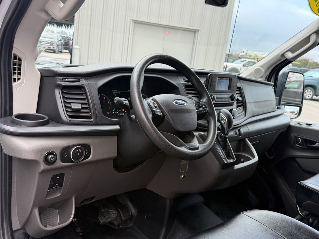 Used 2023 Ford Transit 250 Medium Roof AWD image 4