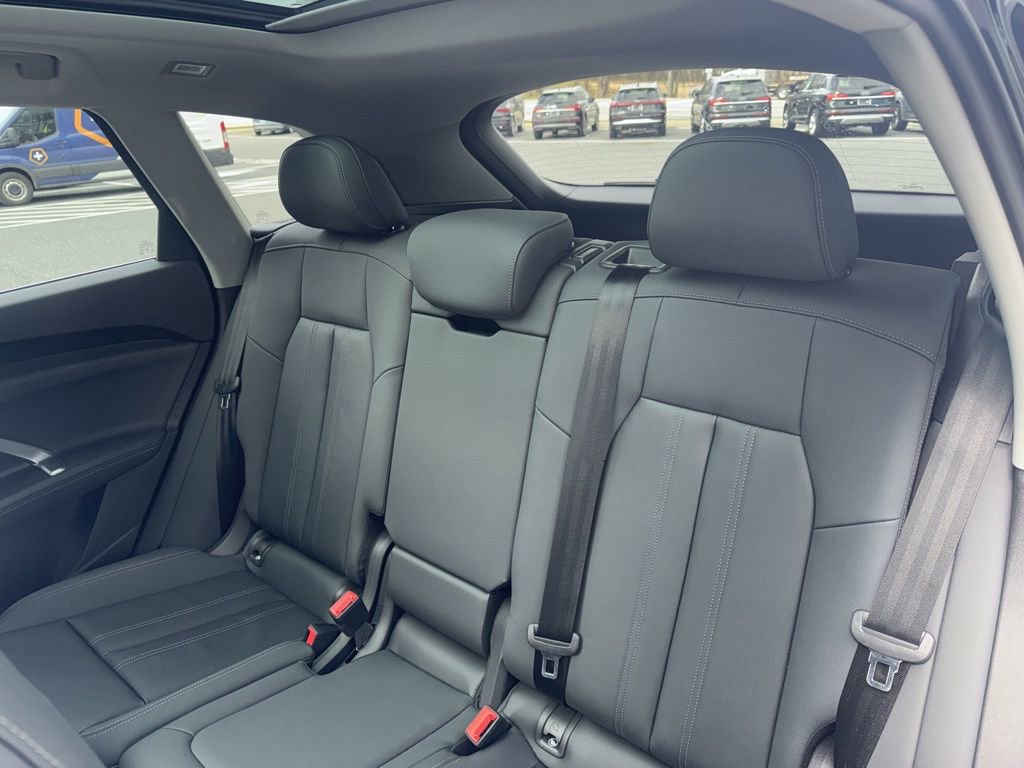 Certified 2025 Audi Q5 2.0T Premium Plus w/ Premium Plus image 17