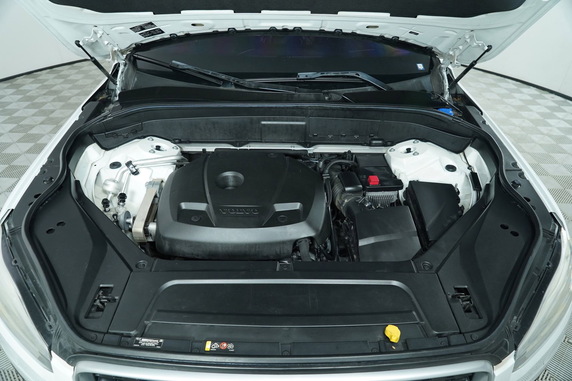 Used 2016 Volvo XC90 T6 R-Design w/ Protection Package Plus image 49