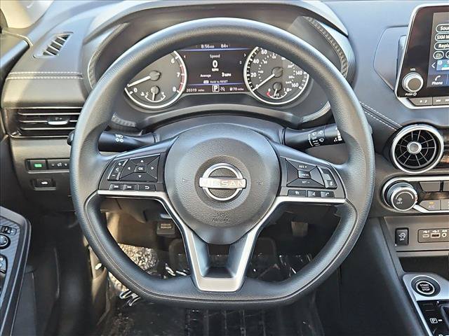 Used 2025 Nissan Sentra SV FWD image 13