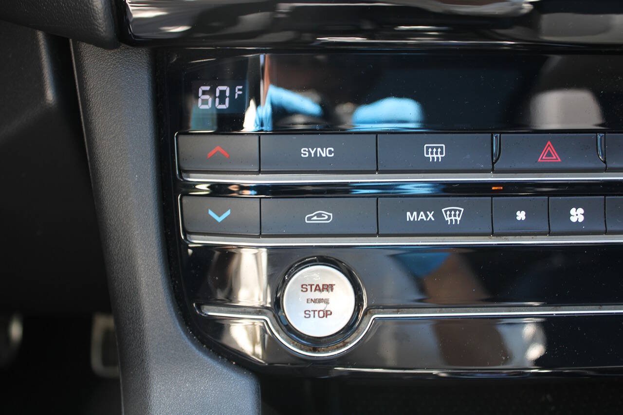 Used 2019 Jaguar F-PACE Premium AWD/4WD image 29