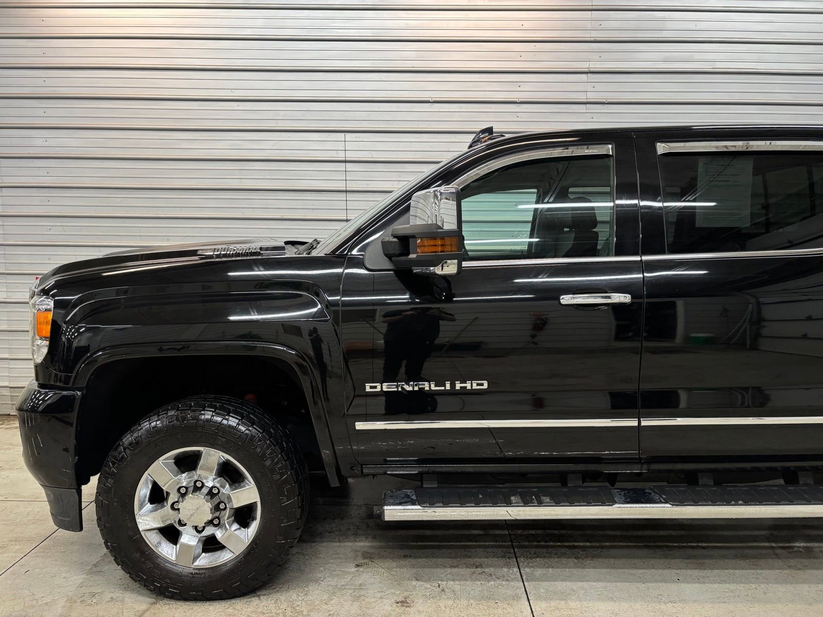 Used 2018 GMC Sierra 3500 Denali w/ Duramax Plus Package image 3