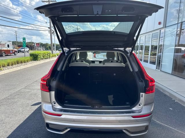 Used 2024 Volvo XC60 T8 Plus w/ Climate Package AWD/4WD image 11