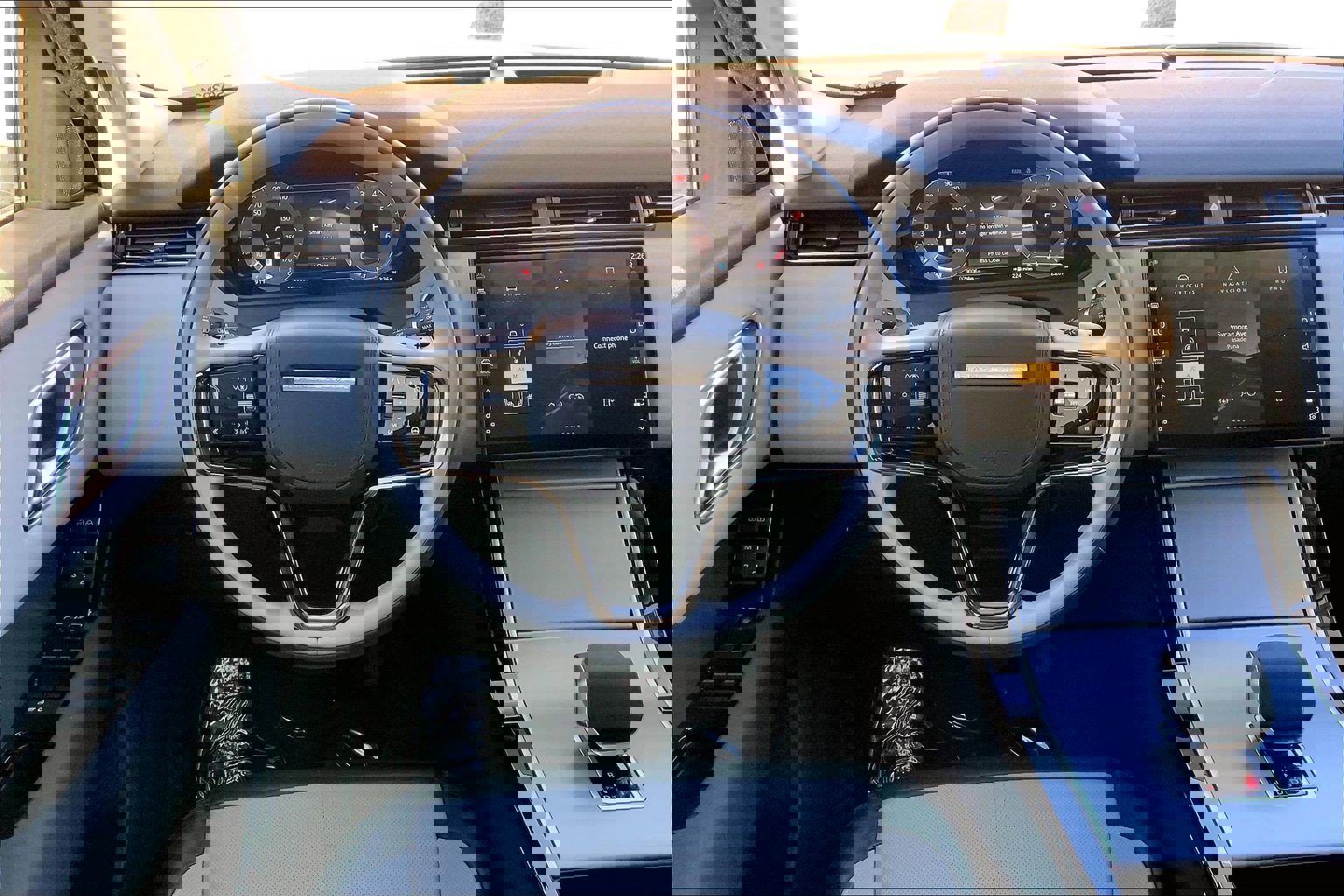 Used 2025 Land Rover Range Rover Velar S image 5