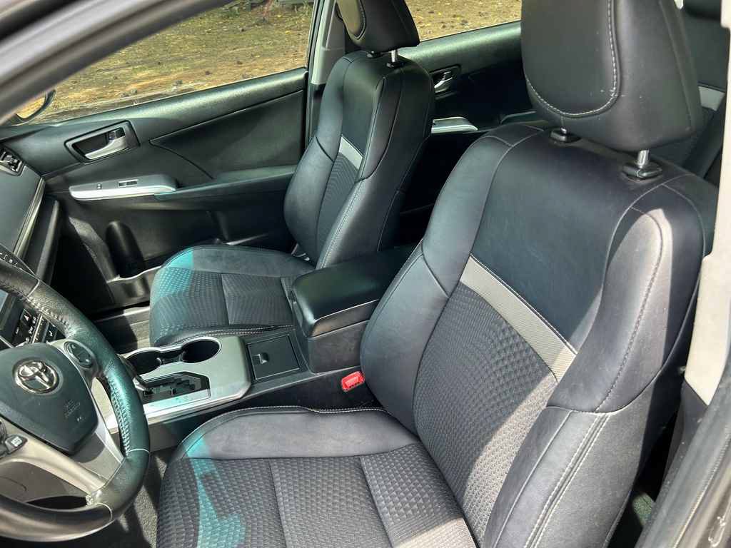 Used 2013 Toyota Camry SE FWD image 9