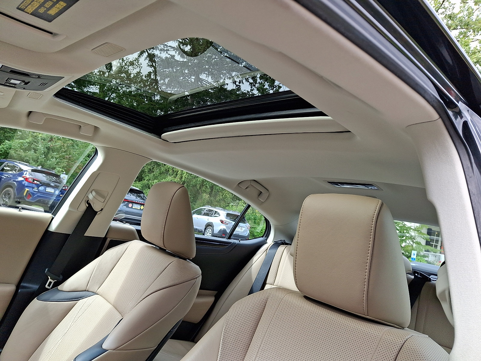 Certified 2021 Lexus ES 300h w/ Accessory Package FWD image 15