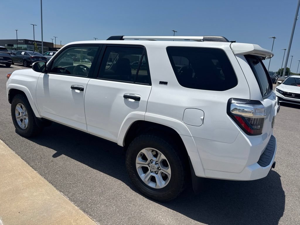 Used 2022 Toyota 4Runner SR5 AWD/4WD image 8