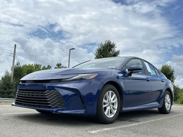 Used 2025 Toyota Camry LE FWD image 18