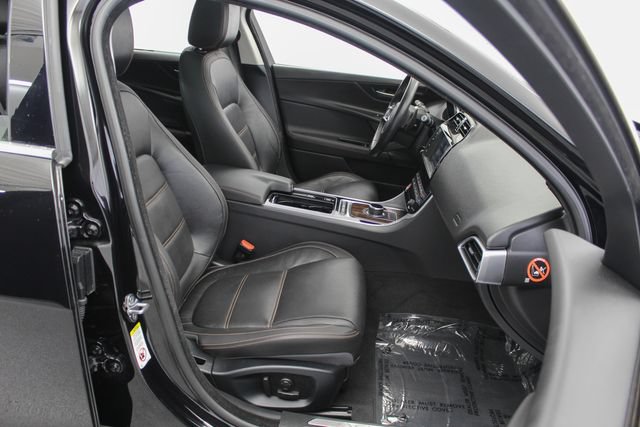 Used 2018 Jaguar XE Prestige AWD/4WD image 24
