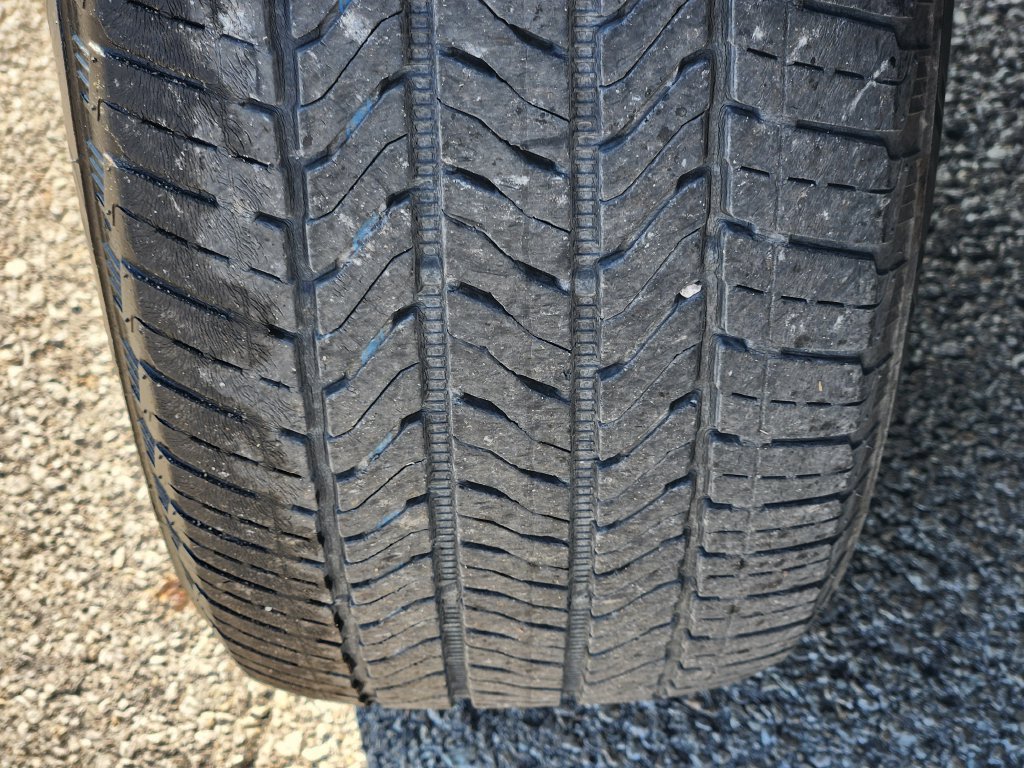 Used 2023 Chevrolet Equinox LT w/ LPO, Floor Liner Package AWD/4WD image 11