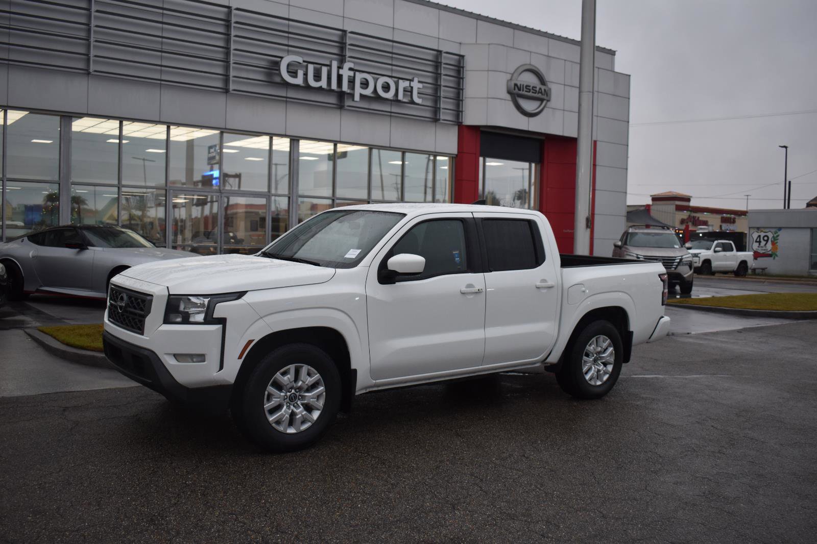 Used 2023 Nissan Frontier SV w/ SV Convenience Package image 2