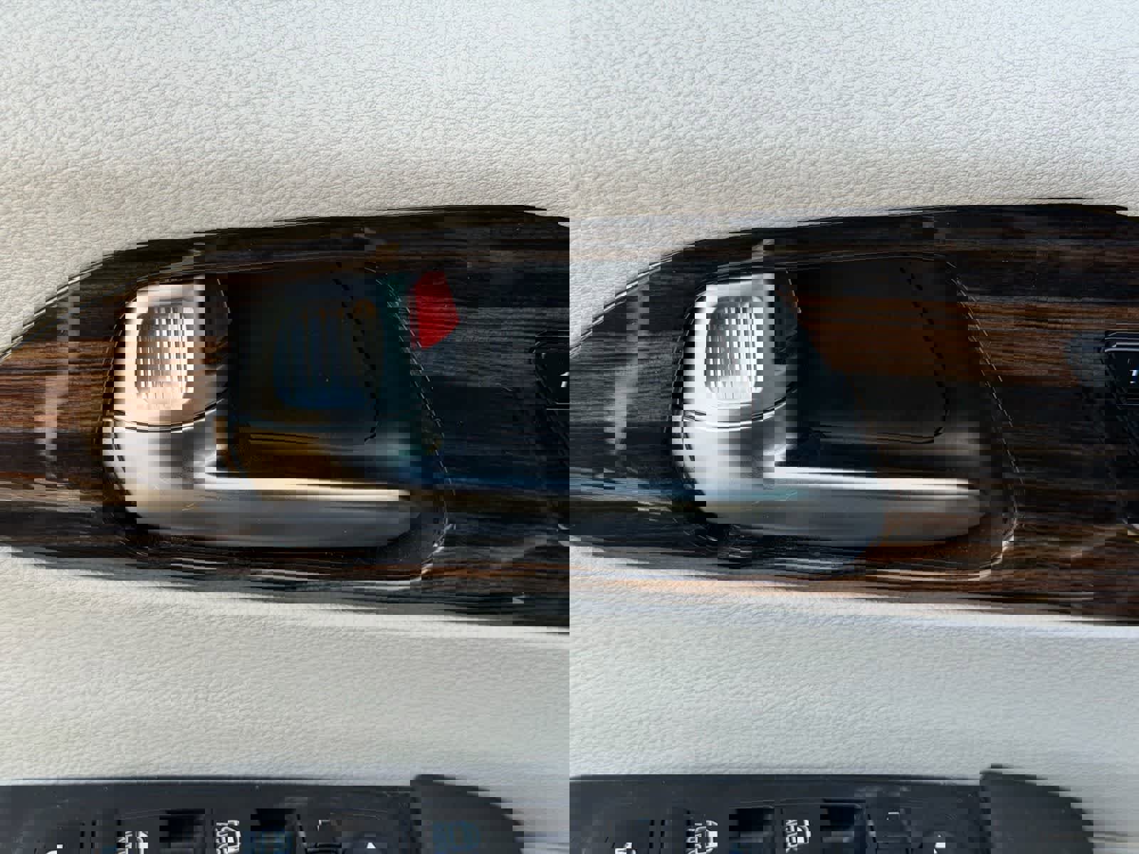 Used 2023 Chrysler Pacifica Limited image 12