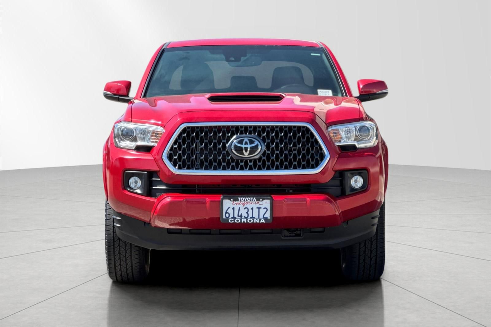 Used 2019 Toyota Tacoma TRD Sport w/ TRD Premium Sport Package image 9