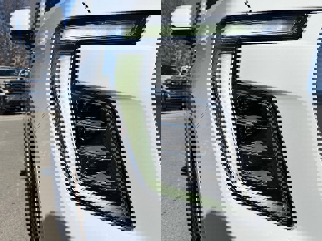 New 2026 GMC Yukon XL Denali w/ LPO, Floor Liner Package image 11