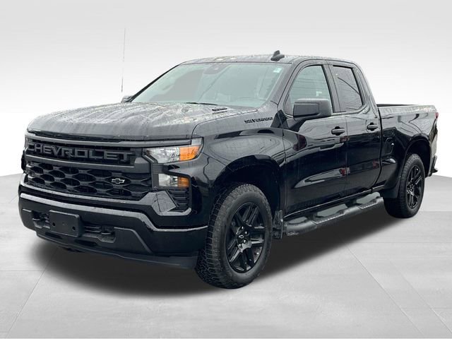 Used 2025 Chevrolet Silverado 1500 Custom w/ Turbomax Blackout Package image 3