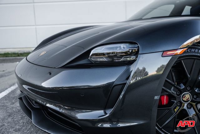 Used 2021 Porsche Taycan 4S w/ Premium Package image 27