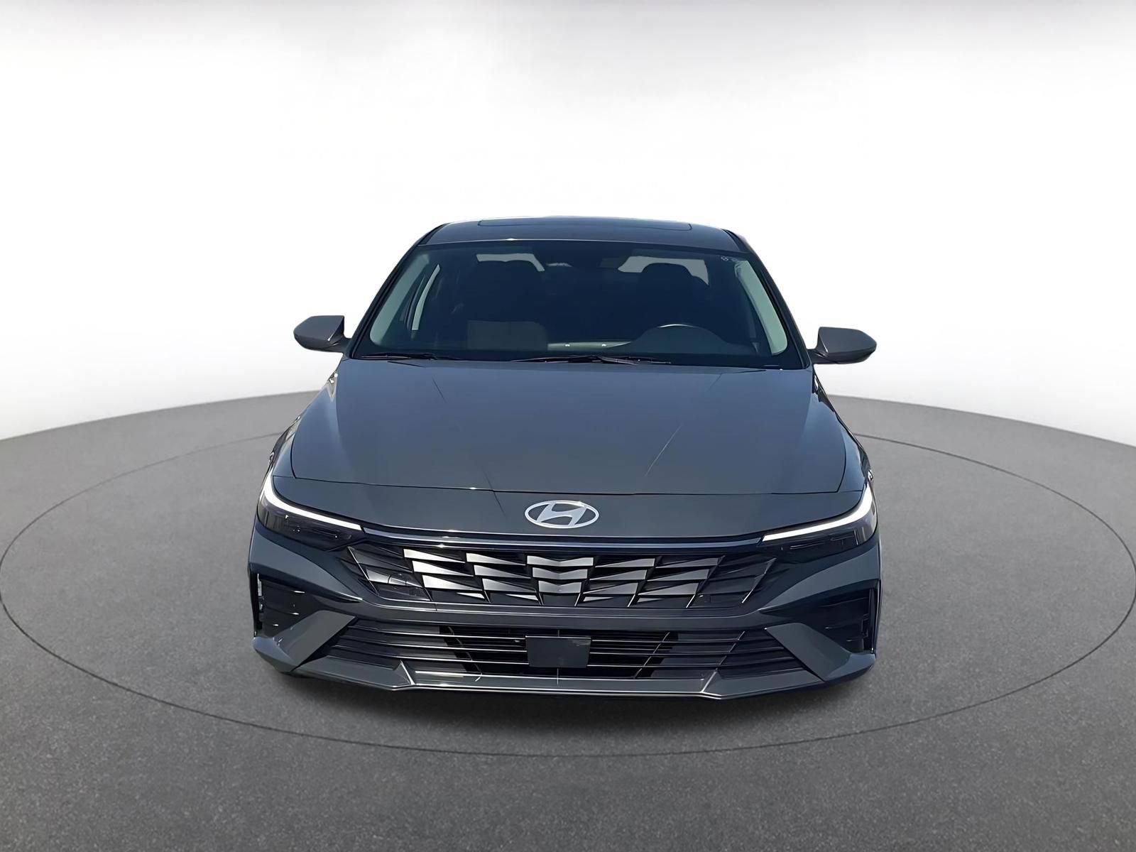 Used 2025 Hyundai Elantra SEL FWD image 4