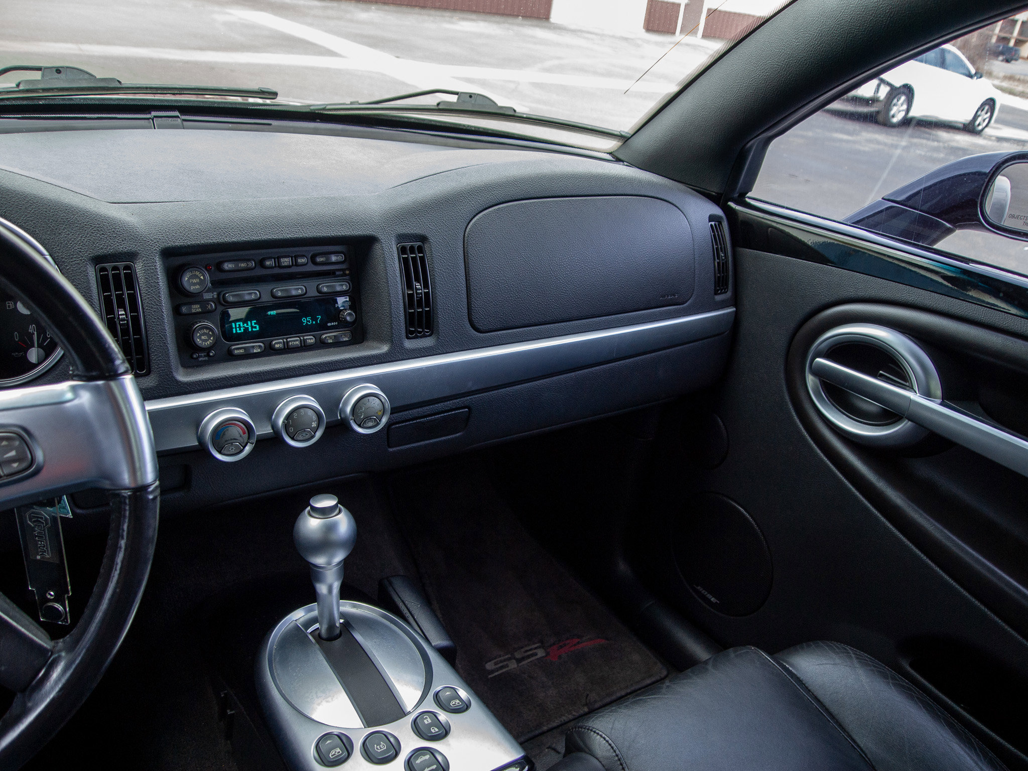 Used 2004 Chevrolet SSR w/ Preferred Equipment Group image 15