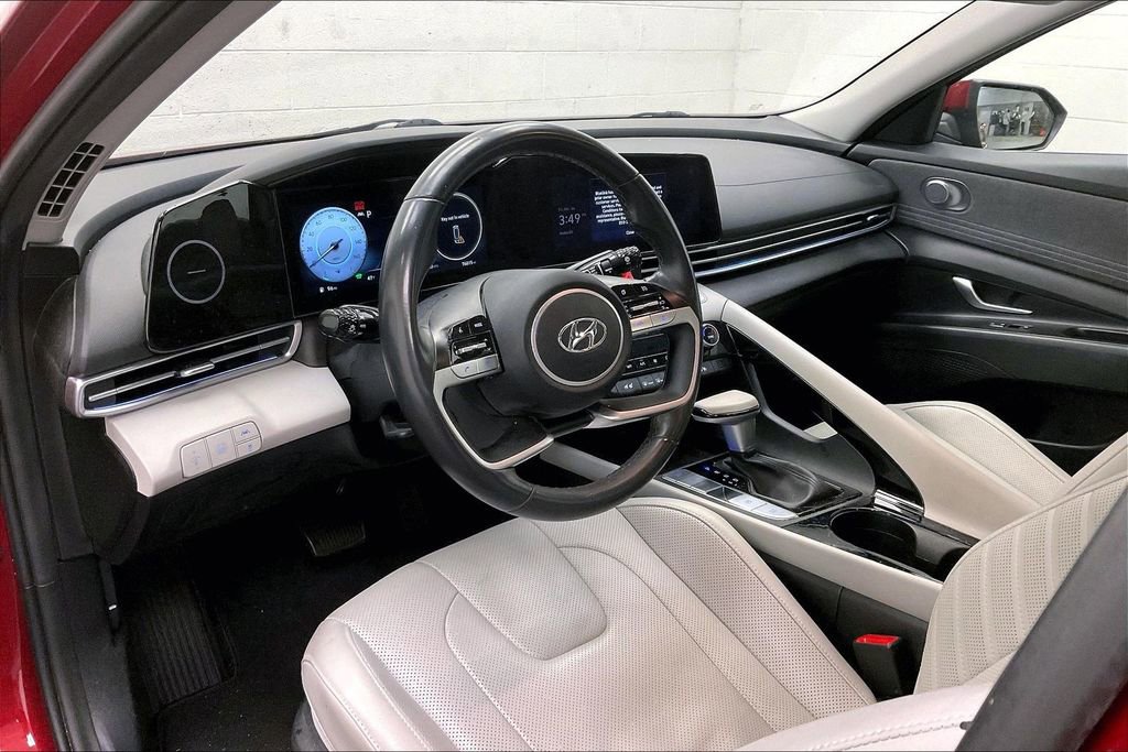 Used 2023 Hyundai Elantra Limited FWD image 10