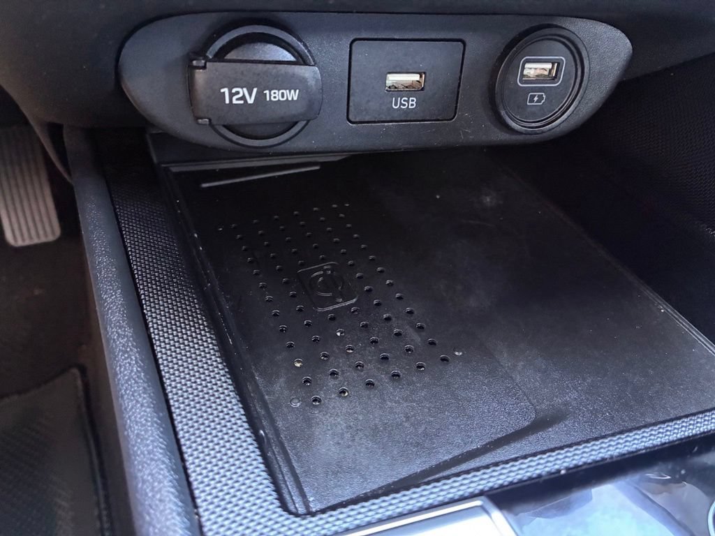 Used 2023 Hyundai Elantra SEL w/ Convenience Package FWD image 29