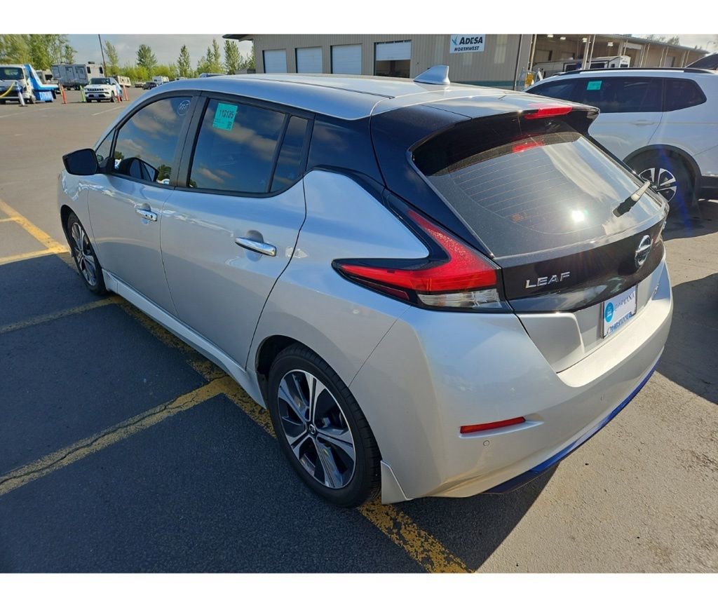 Used 2022 Nissan Leaf SV FWD image 3