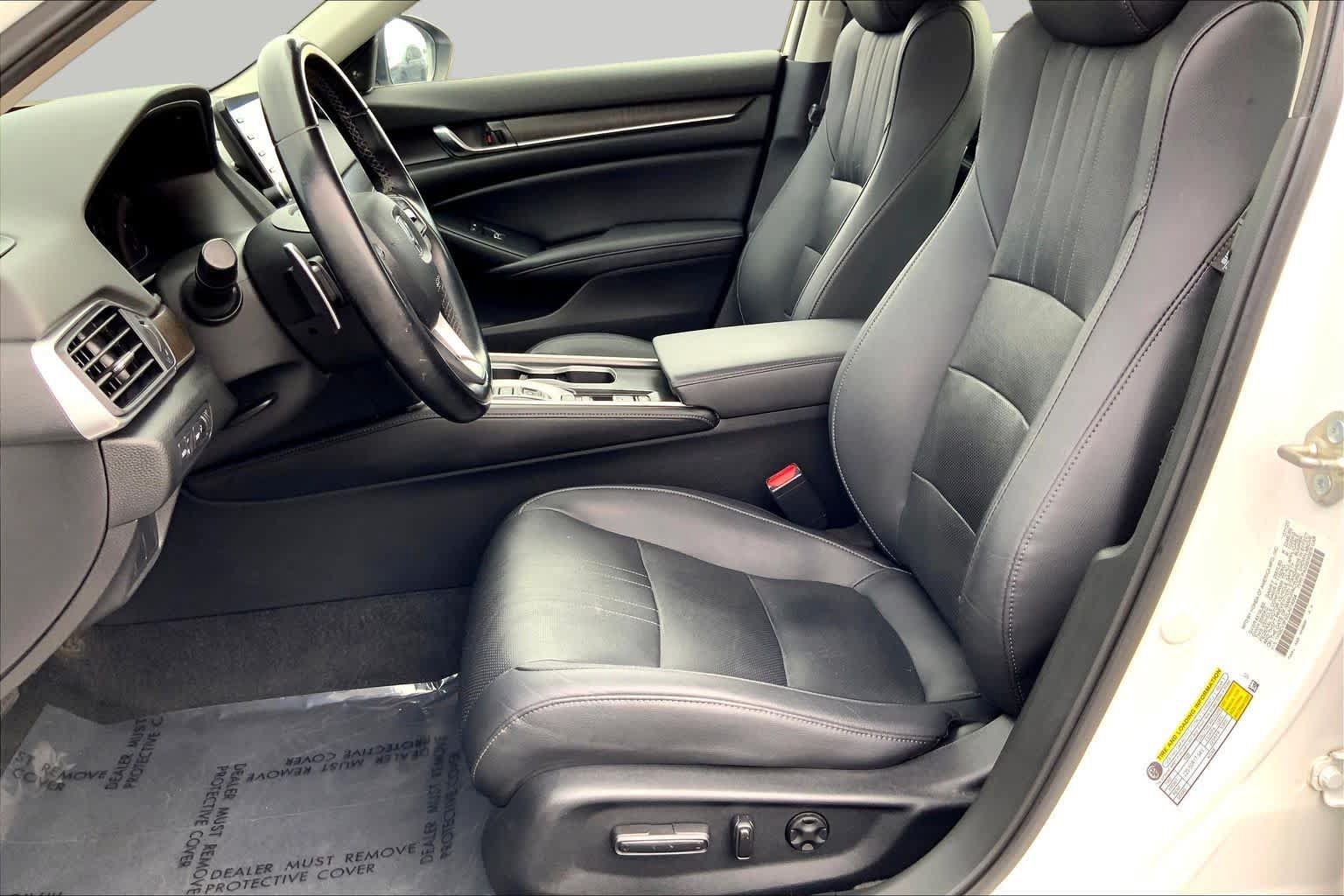 Used 2020 Honda Accord Touring image 7