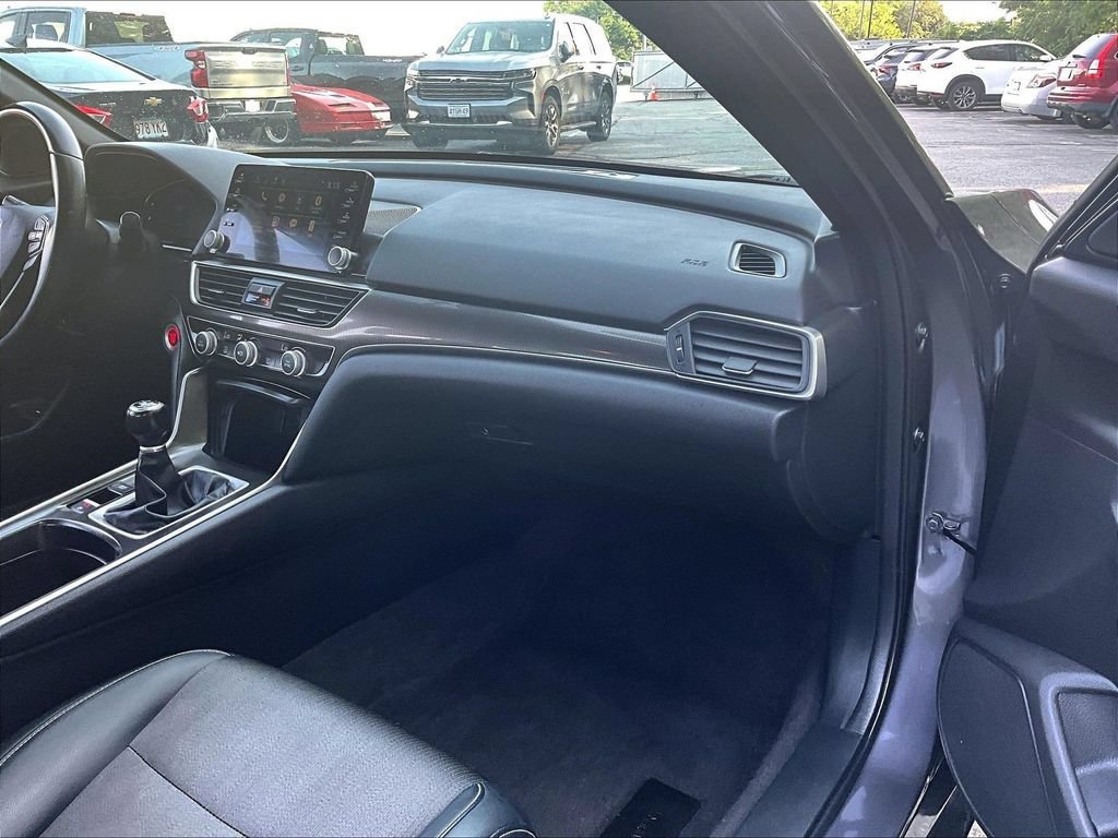 Used 2018 Honda Accord Sport image 13