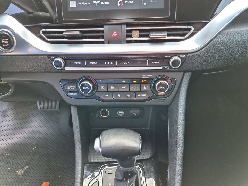 Used 2020 Kia Niro LXS FWD image 26