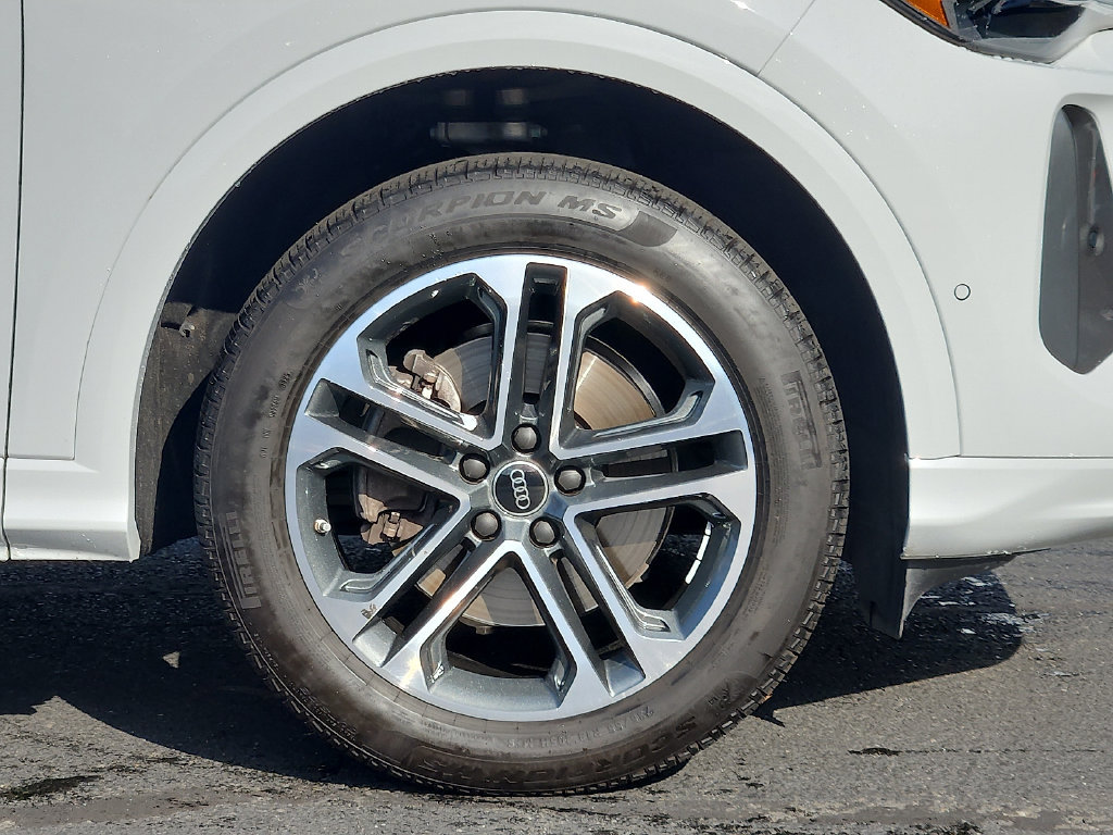 Certified 2025 Audi Q5 Premium w/ Premium Plus AWD/4WD image 14