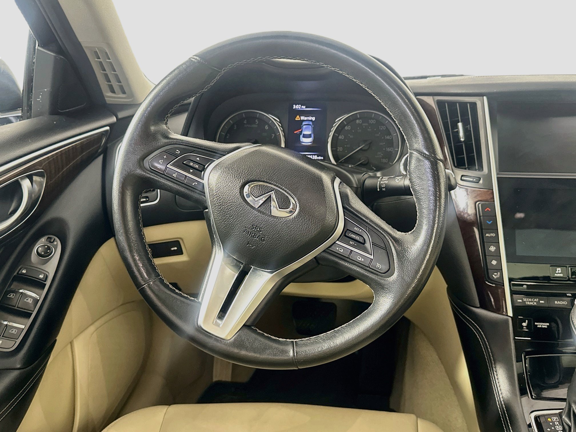 Used 2019 INFINITI Q50 Luxe w/ Essential Package (3.0T Luxe) RWD image 17