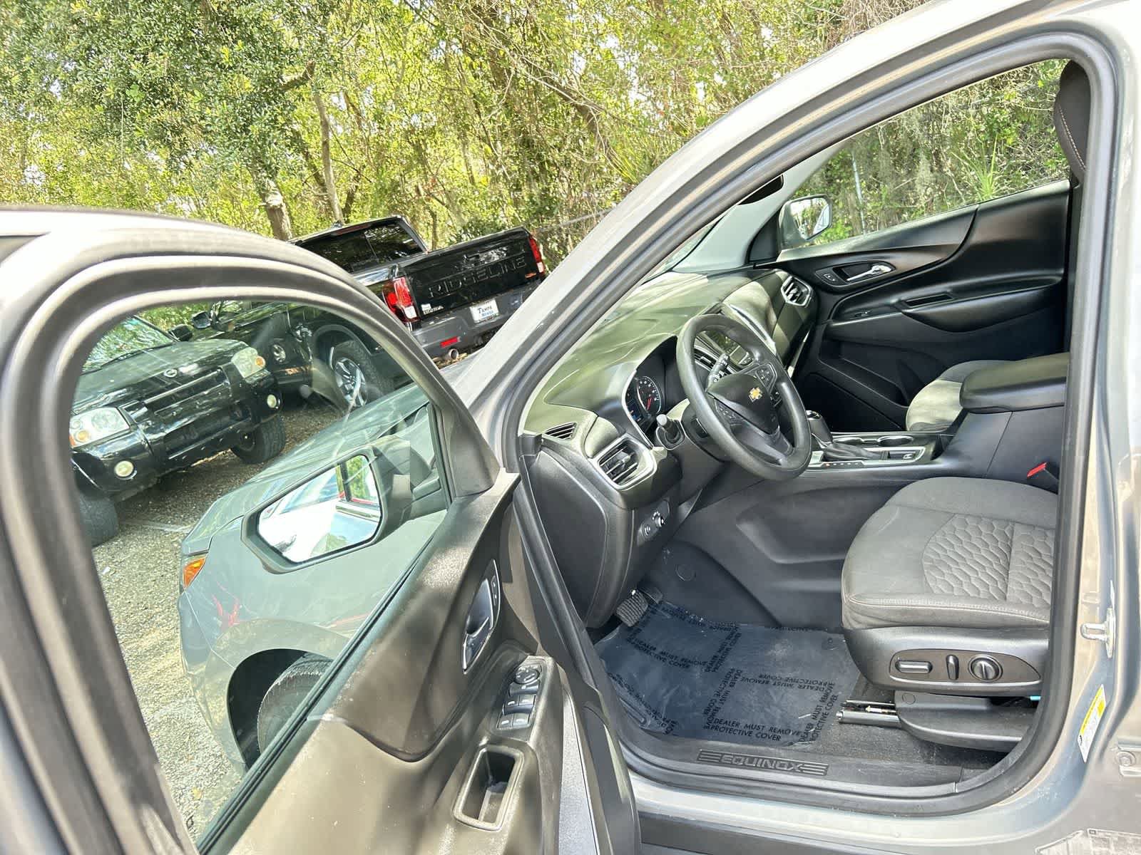 Used 2019 Chevrolet Equinox LT w/ LPO, Hit The Road Package FWD image 10