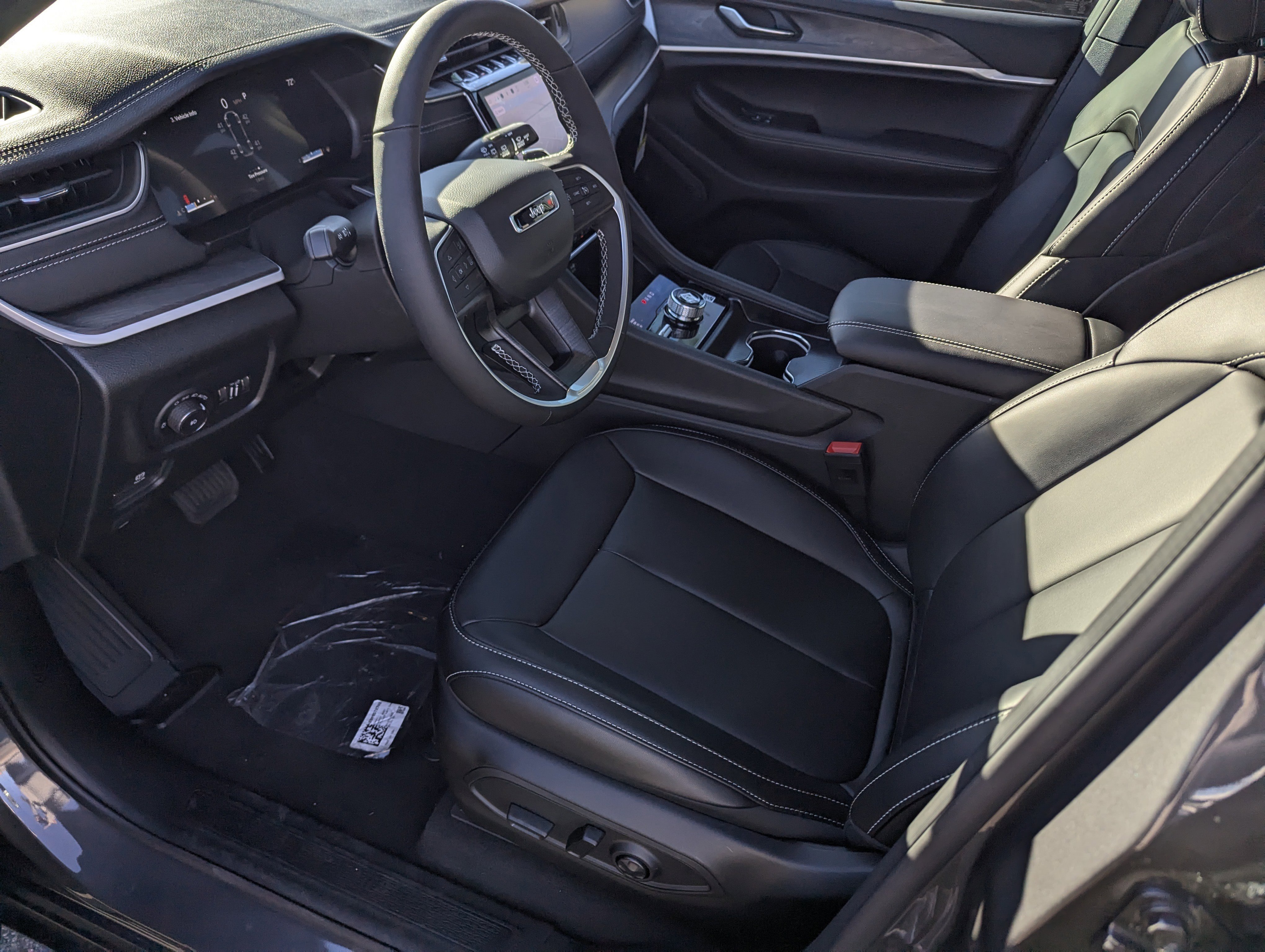 New 2025 Jeep Grand Cherokee L Limited image 9