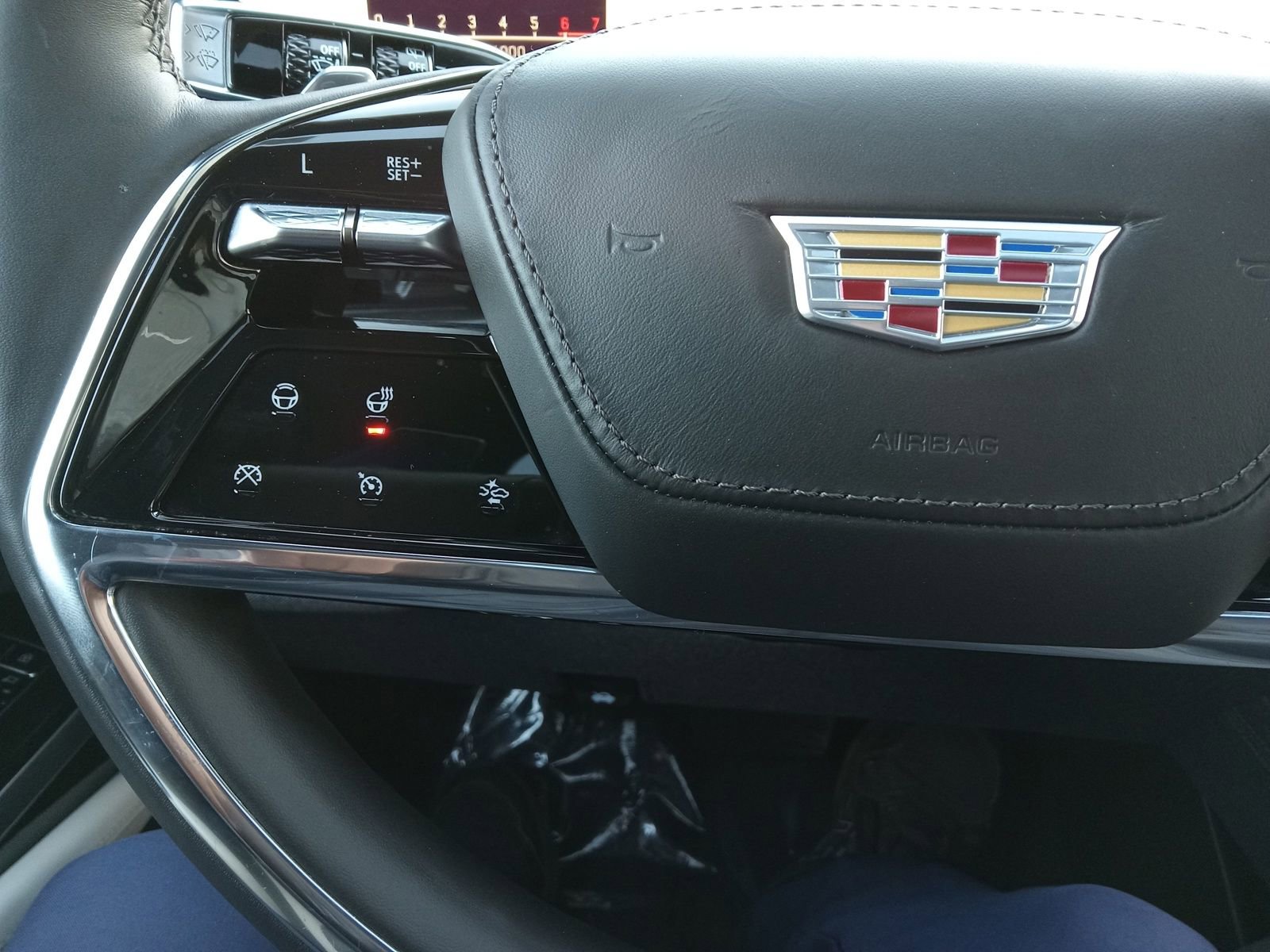 Used 2025 Cadillac Escalade Sport Platinum w/ LPO, ONYX Package image 21