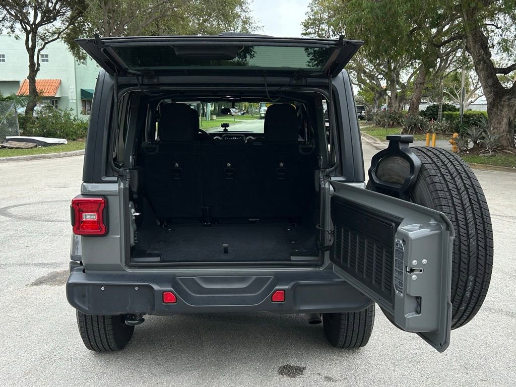 Certified 2018 Jeep Wrangler Unlimited Sahara image 45