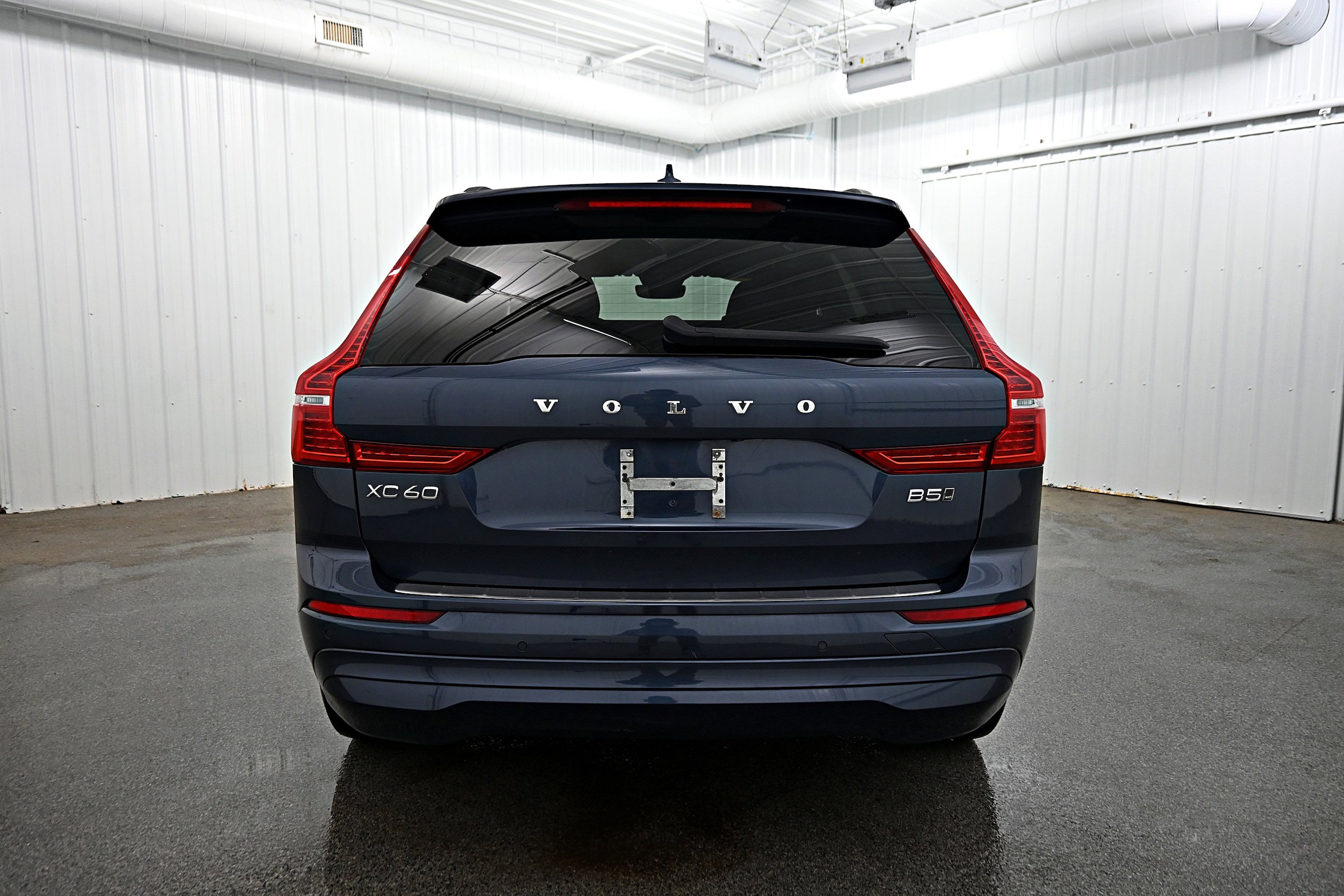 Used 2023 Volvo XC60 B5 Core w/ Climate Package image 30